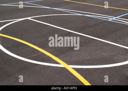 Close-up di un vuoto all'aperto pallacanestro Foto Stock