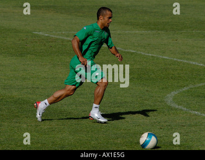 Centrocampista David Odonkor, Real Betis Balompié football club la formazione a 'Ciudad Deportiva del Betis, ' Siviglia, in Andalusia, Spai Foto Stock