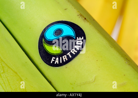 Fairtrade Banana con etichetta del prodotto Foto Stock