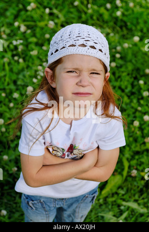 Bambina è permaloso bitchy recalcitranti e caprini Foto Stock