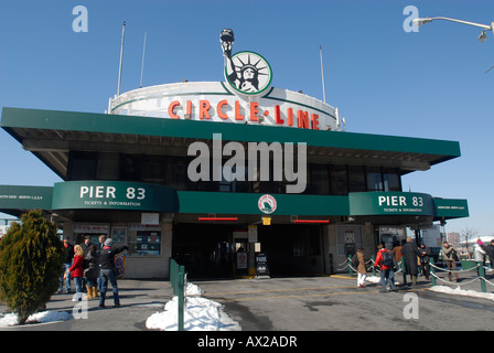 La Circle Line pier sulla West 42nd Street Foto Stock