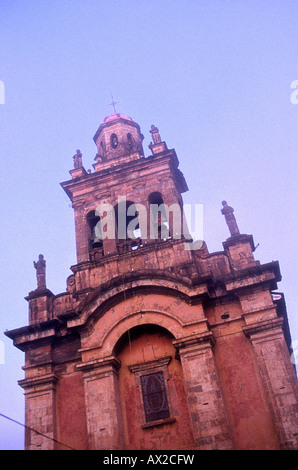 Esterno del Templo El Santuario nel villaggio coloniale di Patzcuaro Michoacan stato Messico Foto Stock