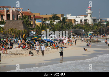 Messico, Quintana Roo Playa del Carmen, turisti in spiaggia Foto Stock