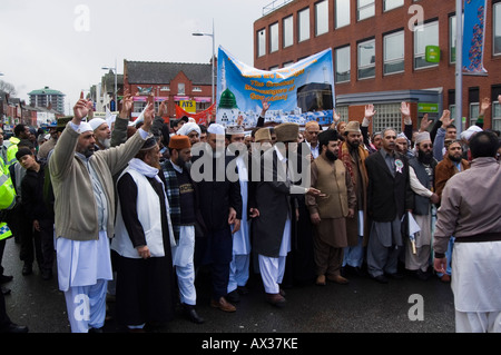 Sfilata di musulmani nella memoria del profeta Muhammad (PBSL) Foto Stock