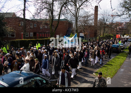 Sfilata di musulmani nella memoria del profeta Muhammad (PBSL) Foto Stock