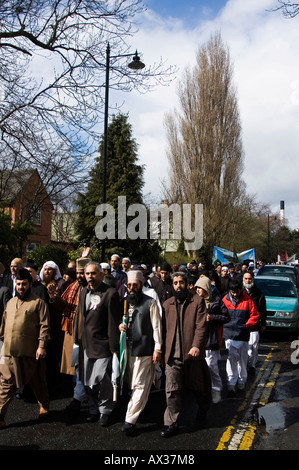 Sfilata di musulmani nella memoria del profeta Muhammad (PBSL) Foto Stock