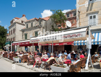 Caffè sul mare a Cavtat, Riviera di Dubrovnik, Dalmazia, Croazia Foto Stock
