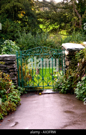 Garden gate featured in Beatrix Potter tales a Hill Top, Near Sawrey, UK, Lake District Foto Stock