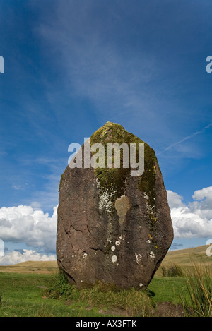 Maen Llúria pietra in piedi vicino a Ystradfellte Powys Foto Stock