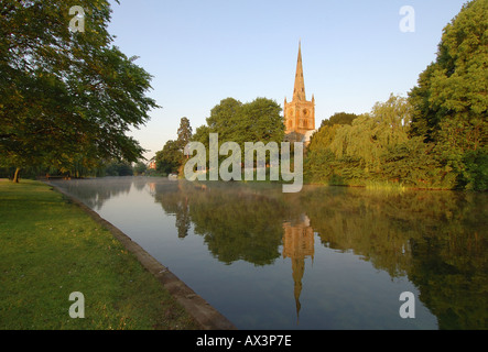 Un primo mattino vista della chiesa della Santa Trinità, Stratford-upon-Avon, Inghilterra. Foto Stock