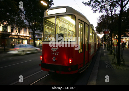 Il tram a Vienna, in Austria Foto Stock