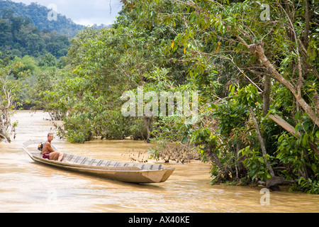 Longboat su Batang Rejang Fiume Sarawak, Borneo, Malaysia Foto Stock