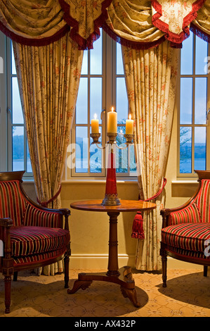 Irlanda del Nord, Fermanagh, Enniskillen. La stanza di seduta del Nick Faldo Suite a Lough Erne Golf Resort. Foto Stock