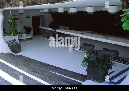 Bar a Cesar Manrique progettato Los Jameos del Agua Lanzarote isole Canarie Foto Stock