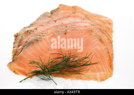 Fette di Salmone con aneto, vista in elevazione Foto Stock