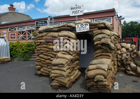 Guerra mondiale due bunker a Kidderminster stazione ferroviaria in Severn Valley Railway Foto Stock