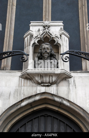 Busto di re Carlo I su esterno dell Abbazia di Westminster London Foto Stock