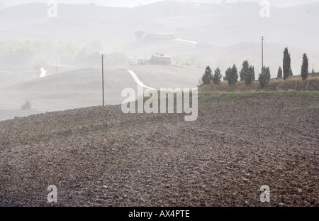 Pioggia caduta sulla Toscana meridionale i campi nelle vicinanze di Pienza Toscana Italia Foto Stock