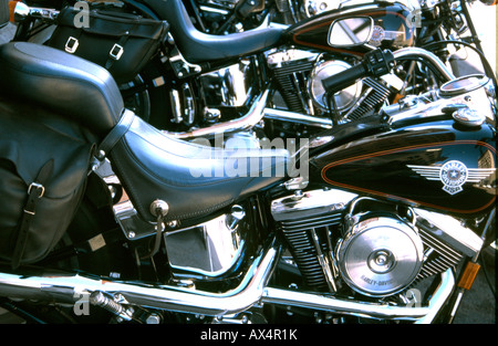 Harley Davidson Moto parcheggiate nella città statunitense street Foto Stock