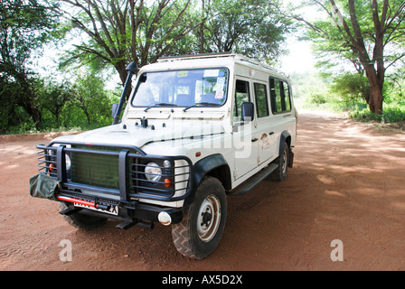 Land Rover jeep, Tsavo National Park, Kenya, Africa Foto Stock