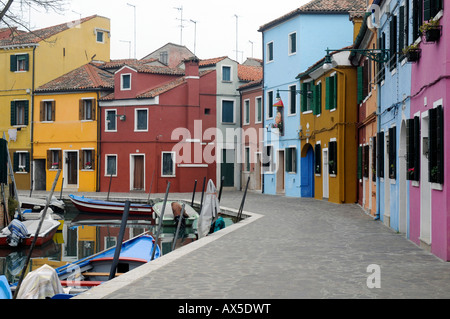 Facciate di edifici, Isola di Burano, Venezia, Veneto, Italia, Europa Foto Stock