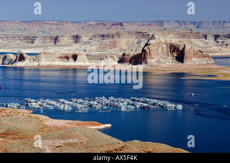 Vista da Wahweap Marina, houseboats in serata, Lake Powell, Arizona, USA, America del Nord Foto Stock