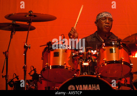 Il batterista Billy Cobham presso la Rhythm Sticks Festival, Royal Festival Hall, 2004 Foto Stock