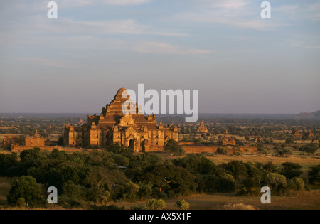 Tramonto sul tempio Sulamani a Bagan, Myanmar Foto Stock