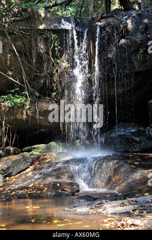 Il Kbal Spean (Valle di mille linga), Cambogia, sud-est asiatico Foto Stock