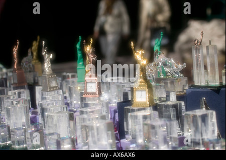 Statua della Libertà negozio di souvenir in vendita il Quartiere Finanziario di New York City Foto Stock