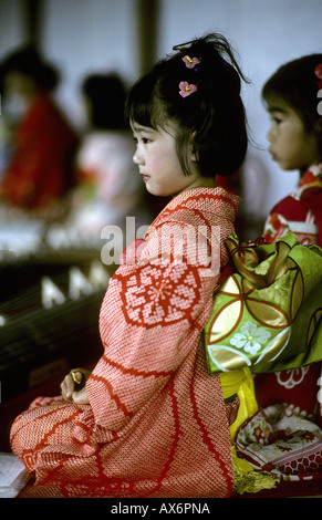 Schoolgirl in kimono Kagoshima, Giappone Foto Stock