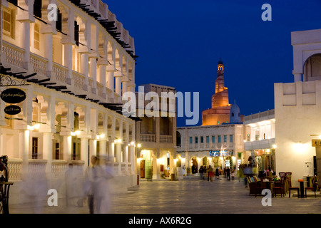 I turisti al mercato Souq Waqif Doha in Qatar Foto Stock