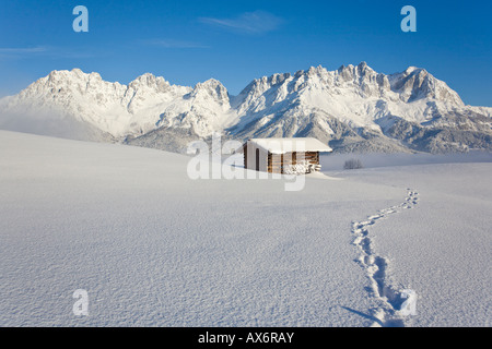 Capanno sul paesaggio polare, Kitzbuhel, Tirolo, Austria Foto Stock