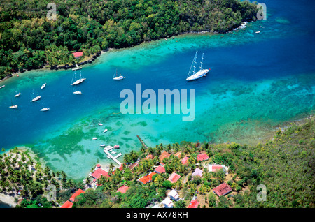 Marigot Bay, a sud di Castries sulla costa occidentale dell'isola di Santa Lucia nei Caraibi. Location per film Dottor Dolittle Foto Stock