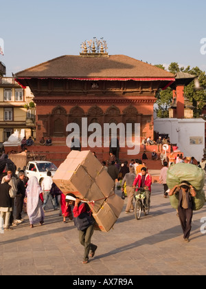 DURBAR SQUARE con il XVIII secolo Shiva Parvati temple Kathmandu in Nepal Asia Foto Stock