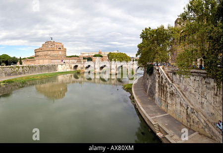 Alta risoluzione panorama di Castel Sant'Angelo Roma e il fiume Tevere Foto Stock