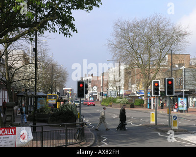 Brentwood main high street A1023 attraverso il centro cittá Inghilterra uk gb Foto Stock