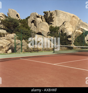 Rosso vuoto campo da tennis Foto Stock