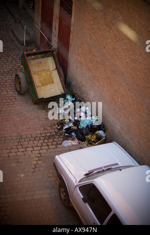 La spazzatura in strada Foto Stock