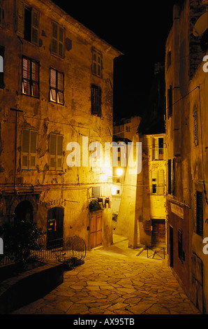 Vicolo, città vecchia di notte, Bastia, Corsica, Francia Foto Stock