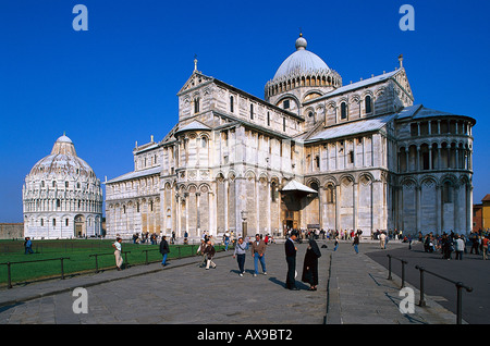 Baptisterium & la cattedrale, Piazza dei Miracoli a Pisa Toscana Italia Foto Stock