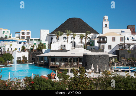 Cinque stelle "Hotel Gran Melia Volcan Lanzarote " vicino a Playa Blanca a Lanzarote. Foto Stock