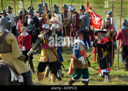 Guerra Civile Inglese Battaglia di Ripple ri promulgazione da parte di membri del Nodo sigillato vicino a Tewkesbury Foto Stock