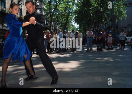 Ballerini di tango a Les Rambles, Barcellona, in Catalogna, Spagna, Europa Foto Stock