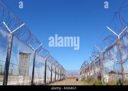 Filo spinato di Robben Island, ex carcere, Cape Town, Sud Africa e Africa Foto Stock