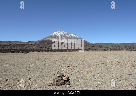 Il monte Teide da Las Portellas in corrispondenza di una estremità del Siete Canadas a piedi Foto Stock