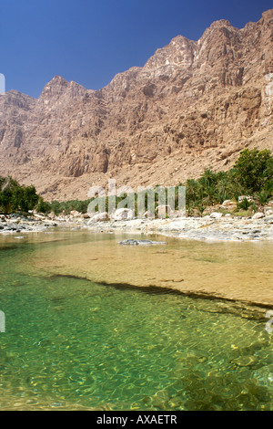 Scenario di Wadi Tiwi in Oman. Foto Stock