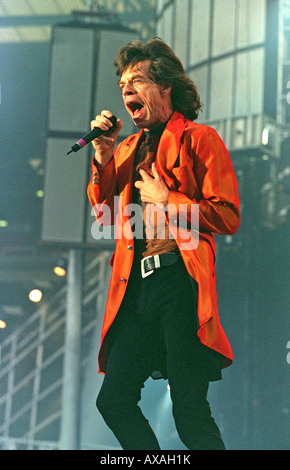 Mick Jagger Rolling Stones 1995 Voodoo Lounge tour Stadio di Wembley a Londra Foto Stock