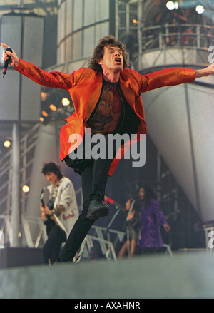 Mick Jagger,( Rolling Stones), (1995 Voodoo Lounge tour), lo Stadio di Wembley a Londra) Foto Stock