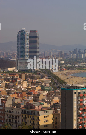 Vista della città dalla Torre de Sant Sebastia barcellona catalogna Spagna Foto Stock